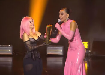 Nyvi recebe homenagem no Prêmio eSports Brasil